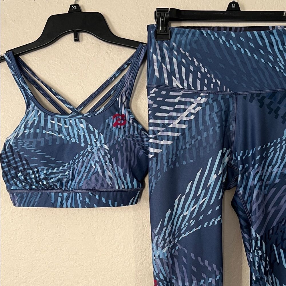 Like New!  Peloton WITH collab- Zepheria High Rise Waist Capr and Brai in Size M - Picture 15 of 16